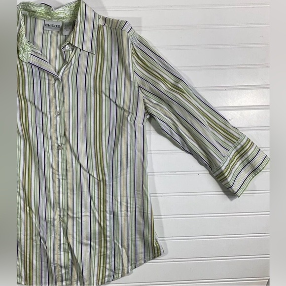 Chicos Size 1 Button Down Striped Blouse Womens Size Medium Purple White Green - Picture 7 of 13